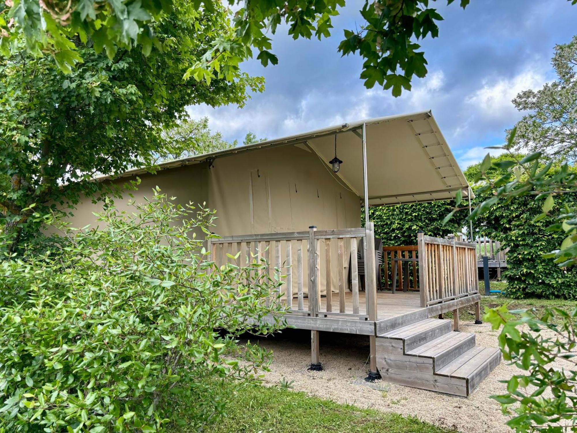 Camping Onlycamp Pierre & Sources ボルヴィック エクステリア 写真
